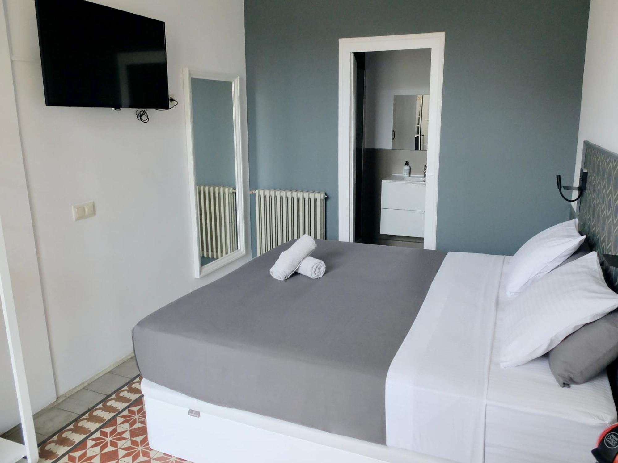 ฟาบริซซิโอ เปอตี Hostel บาร์เซโลนา ภายนอก รูปภาพ