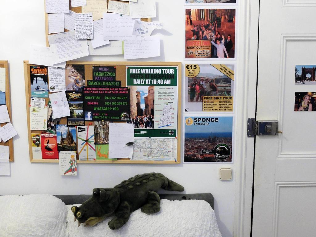ฟาบริซซิโอ เปอตี Hostel บาร์เซโลนา ภายนอก รูปภาพ